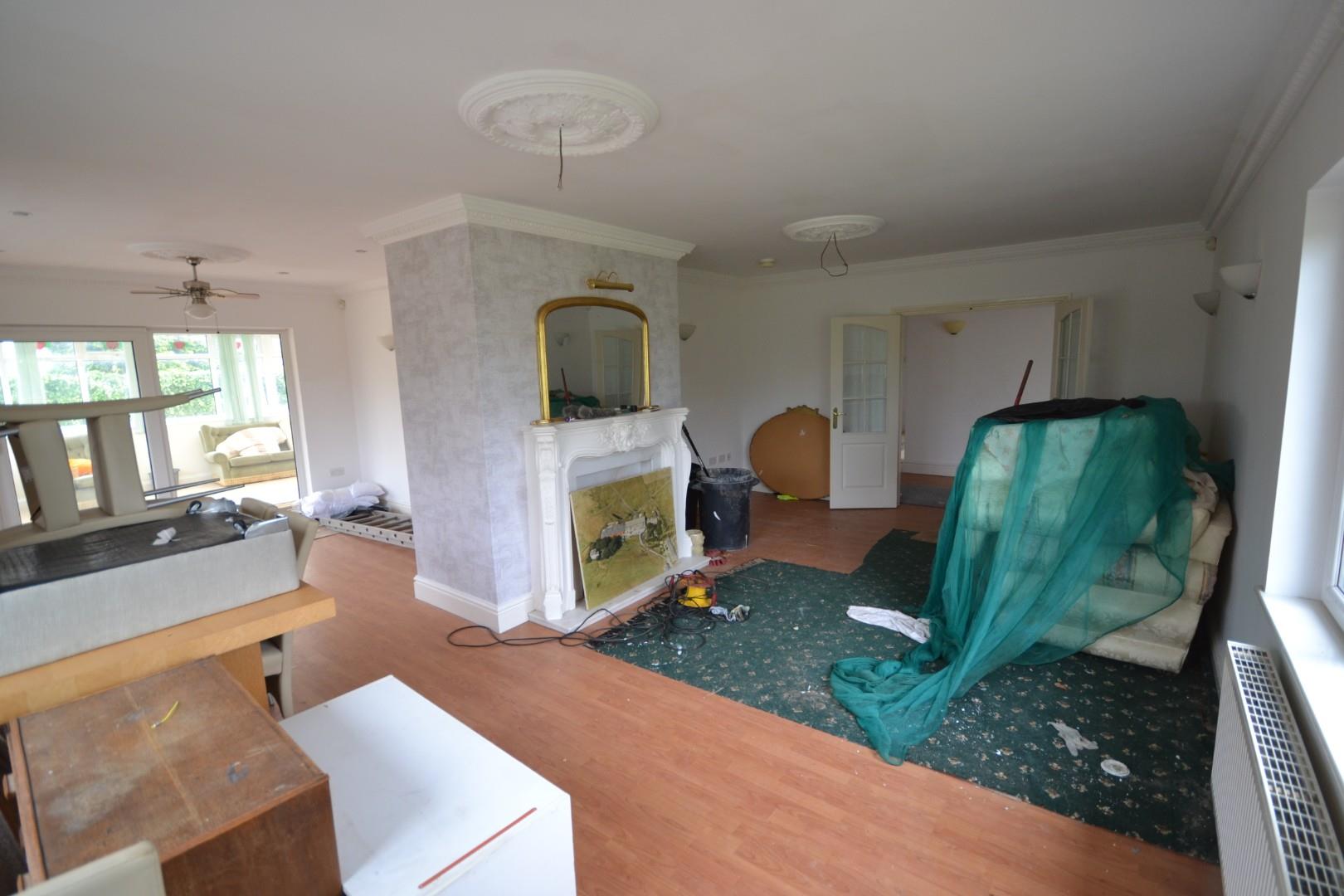 Through Lounge